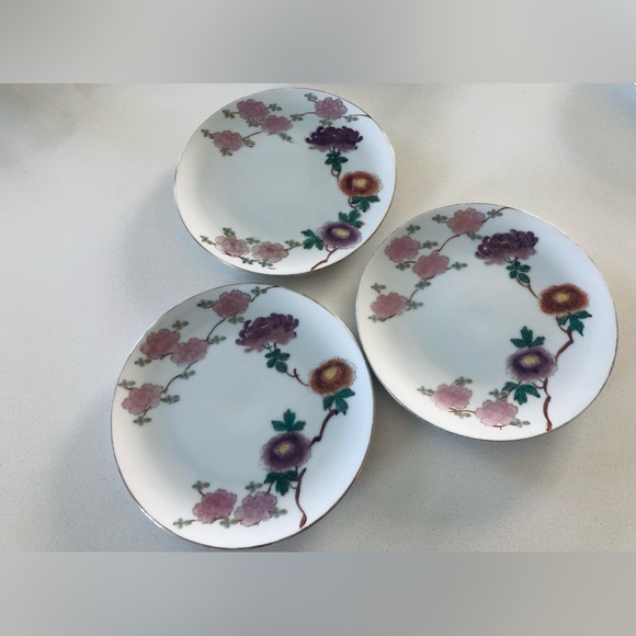 1940 Set of 3 Japanese Kutani Porcelain |  Hand printed Overglaze Enamel Plate - Picture 2 of 6
